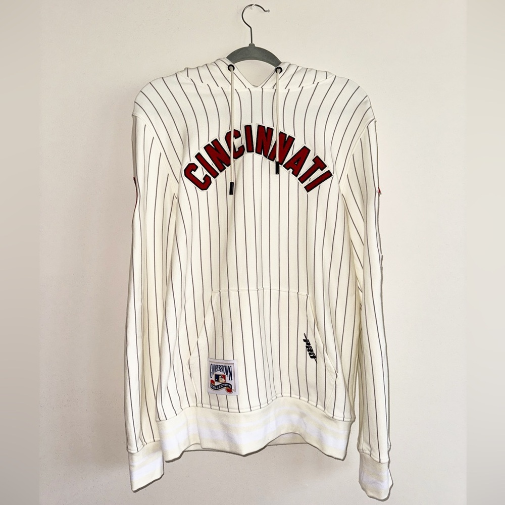 BRAND NEW Cincinnati Reds Cooperstown Collection Sweatshirt